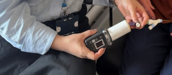 LECIG pump help in two hands